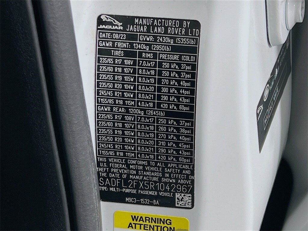 2024 JAGUAR E-PACE - Image 33