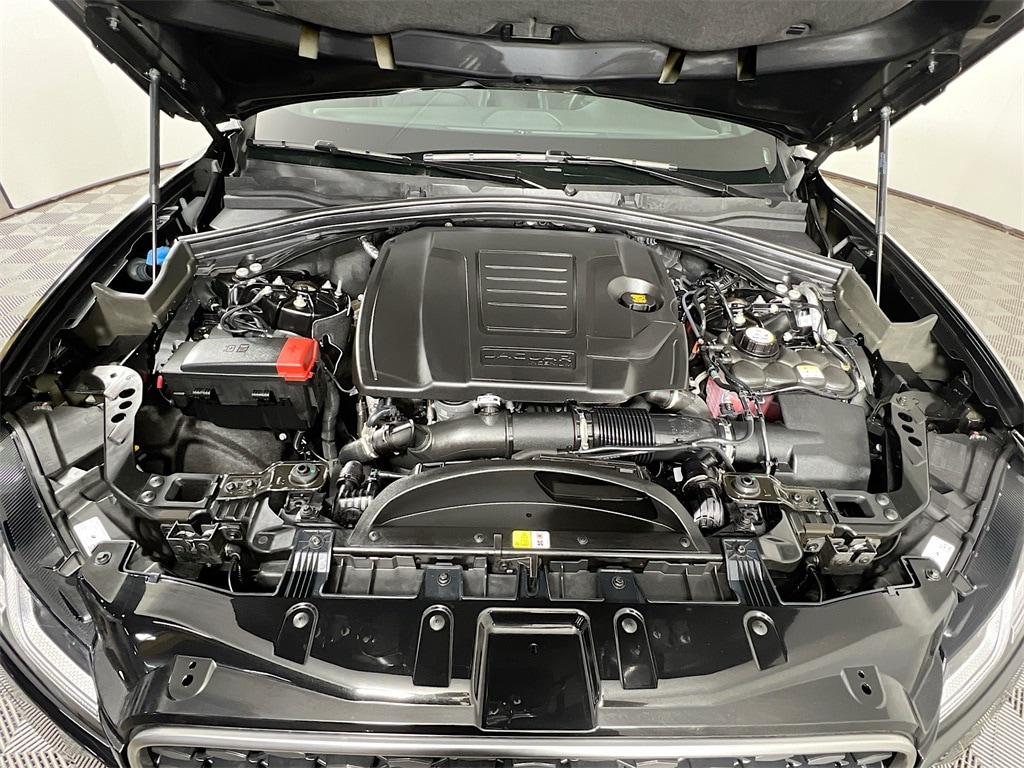 2025 JAGUAR F-PACE - Image 31