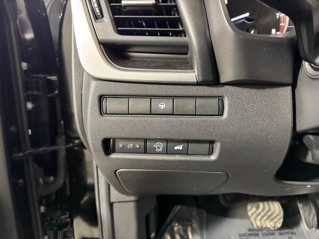 2023 NISSAN ROGUE - Image 18