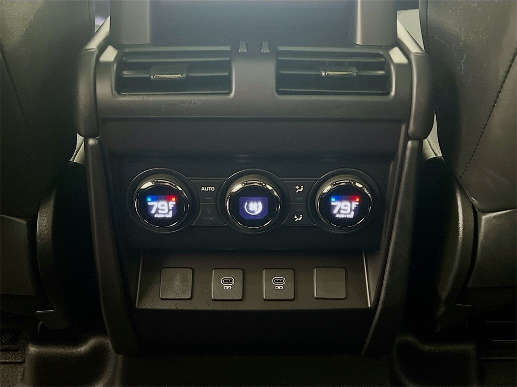 2025 LAND ROVER DEFENDER - Image 27