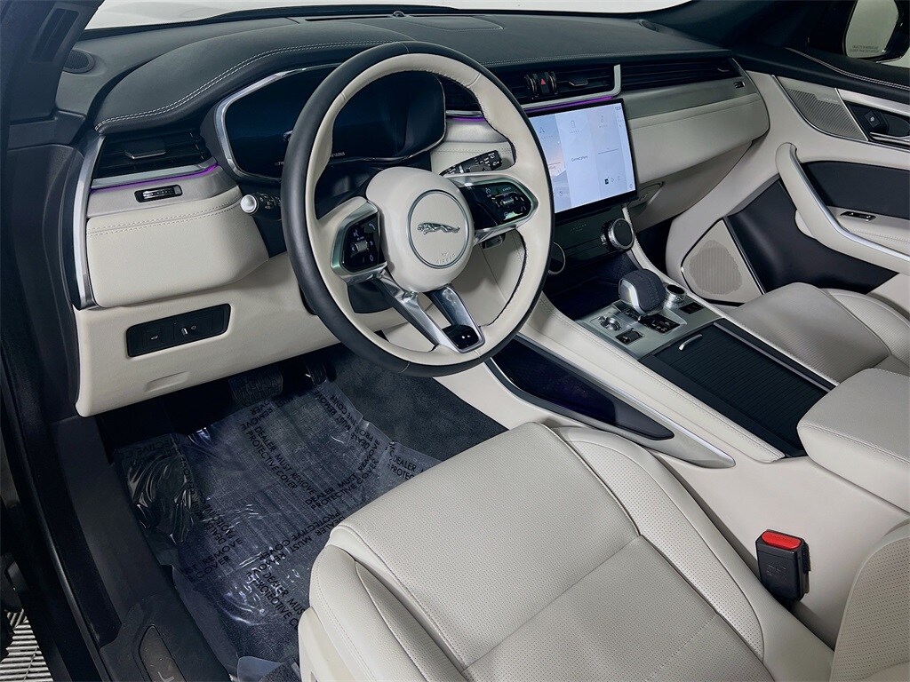 2025 JAGUAR F-PACE - Image 9
