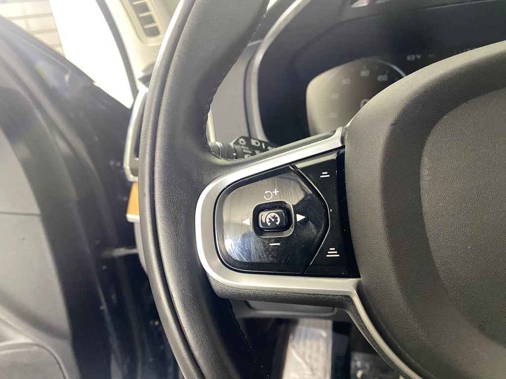 2022 VOLVO XC90 - Image 15