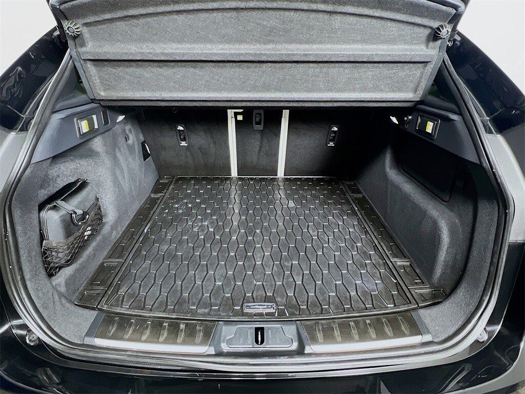 2025 JAGUAR F-PACE - Image 28