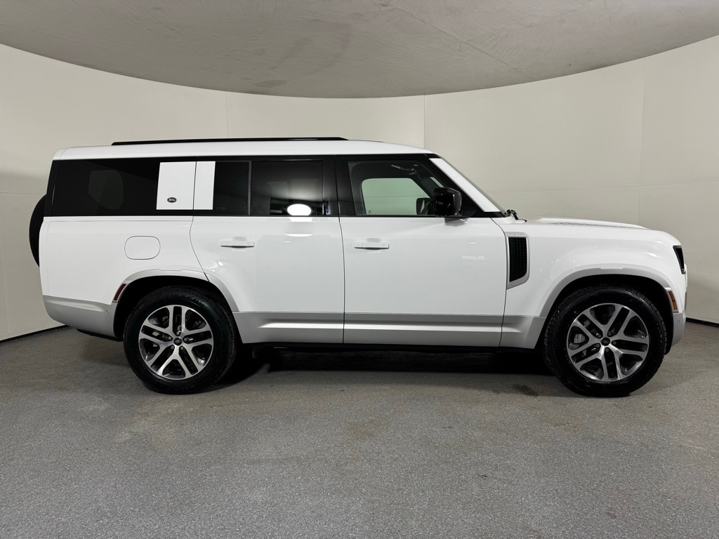 2023 LAND ROVER DEFENDER - Image 5