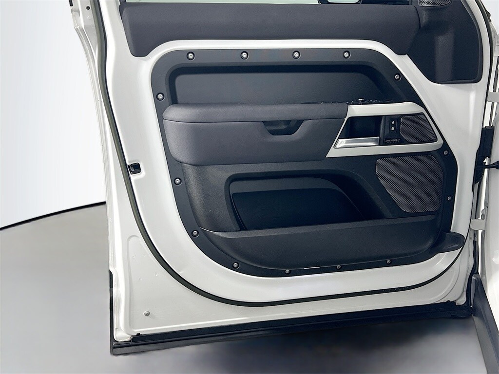 2023 LAND ROVER DEFENDER - Image 18