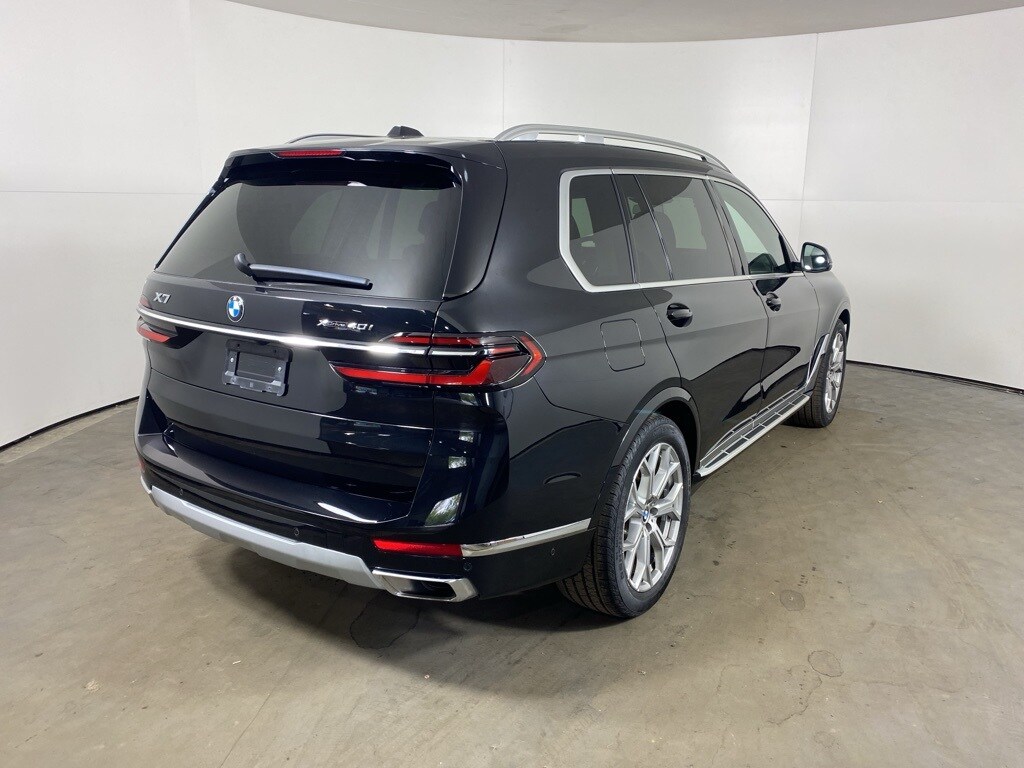 2023 BMW X7 - Image 5