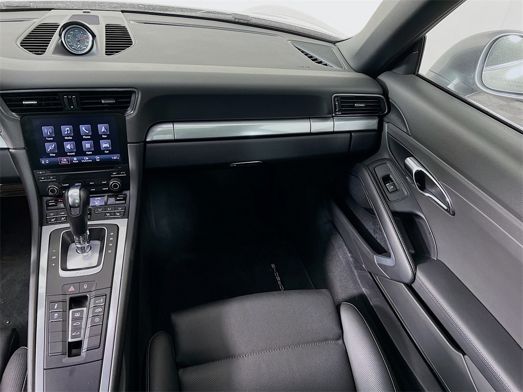 2017 PORSCHE 911 - Image 25