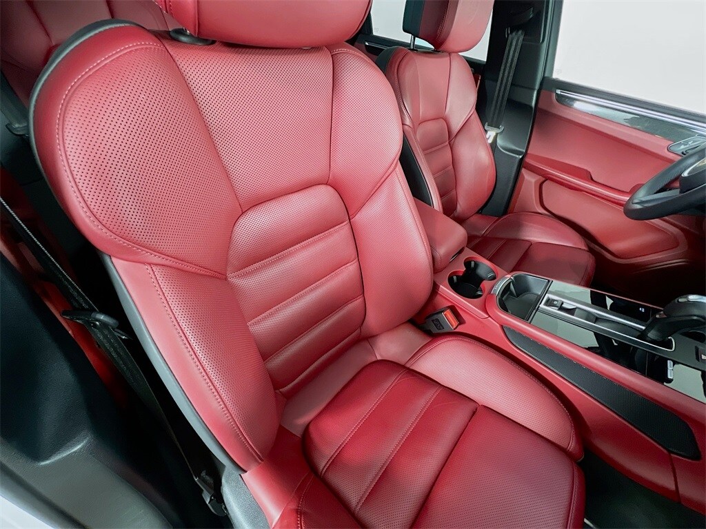 2022 PORSCHE MACAN - Image 30