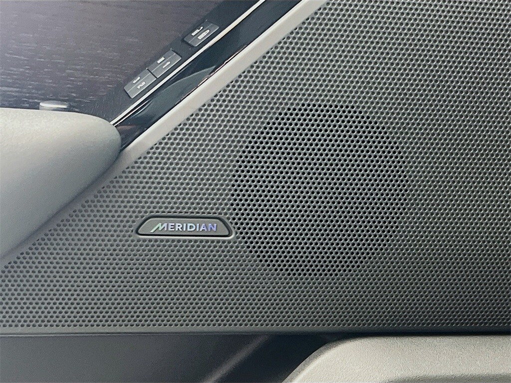 2023 LAND ROVER RANGE ROVER VELAR - Image 19