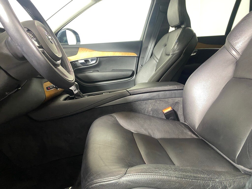 2022 VOLVO XC90 - Image 21