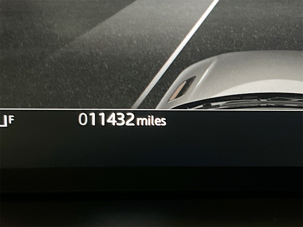 2025 LAND ROVER RANGE ROVER VELAR - Image 12