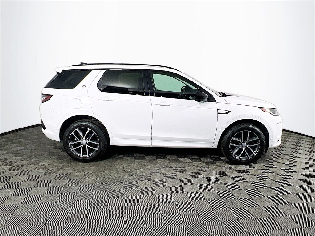 2024 Land Rover Discovery Sport S photo 4