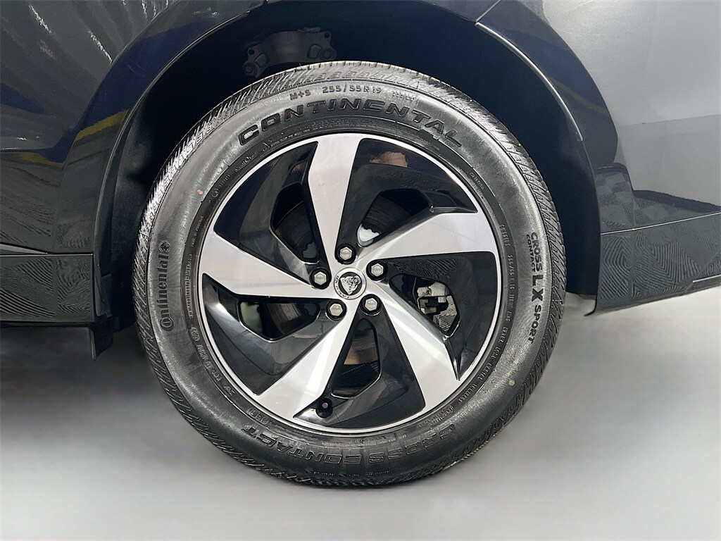 2025 JAGUAR F-PACE - Image 33