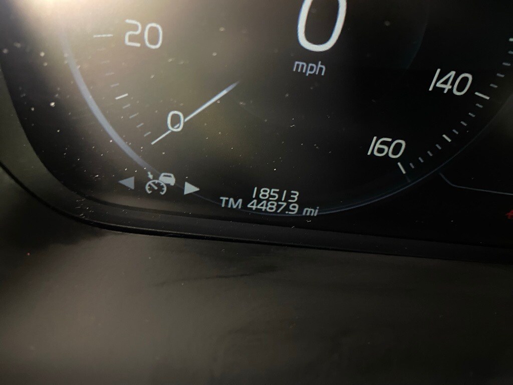 2022 VOLVO XC90 - Image 22