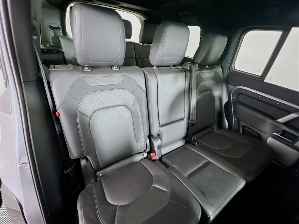 2024 LAND ROVER DEFENDER - Image 29