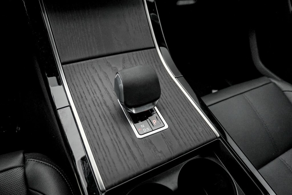 2026 LAND ROVER RANGE ROVER VELAR - Image 15