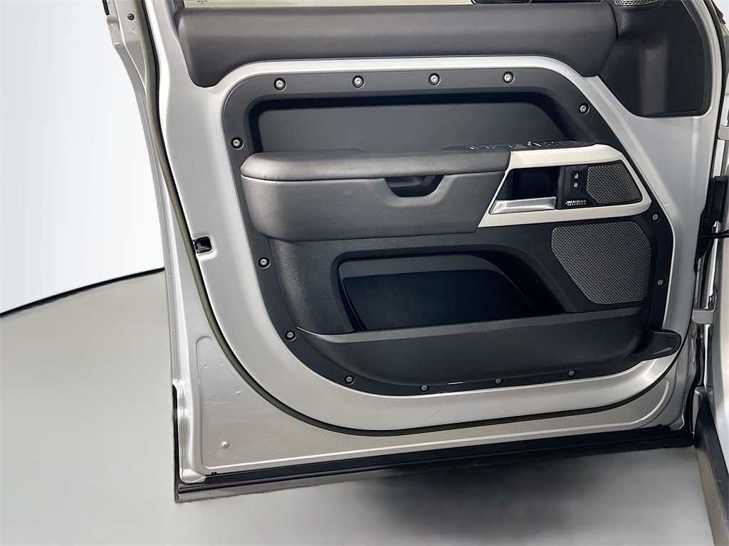 2023 LAND ROVER DEFENDER - Image 18