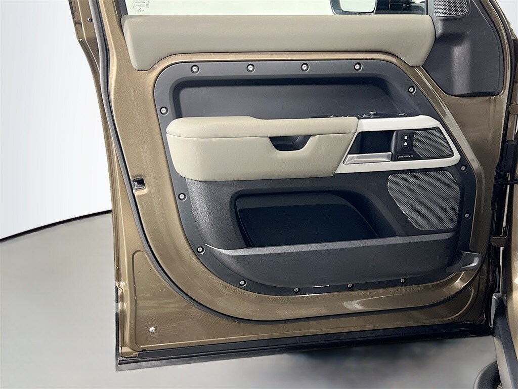 2021 LAND ROVER DEFENDER - Image 18