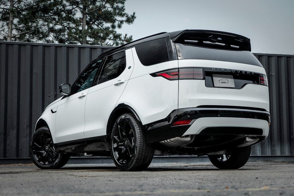 Certified 2025 Land Rover Discovery P300 Dynamic SE SUV