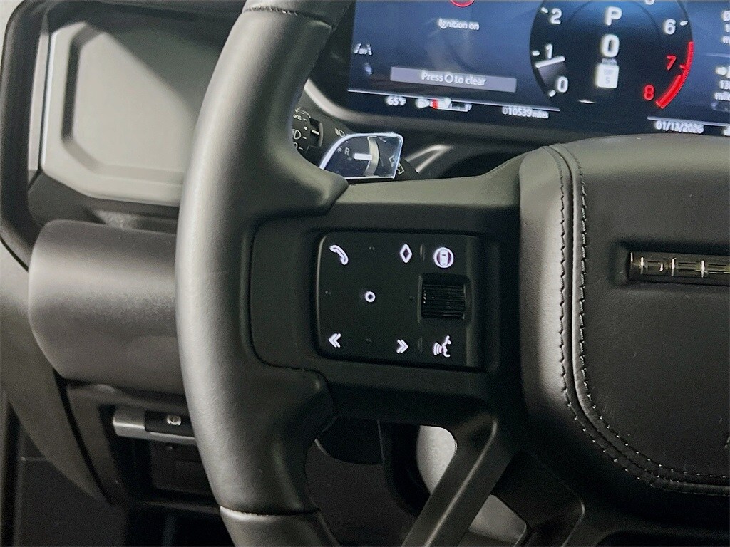 2025 LAND ROVER DEFENDER - Image 10