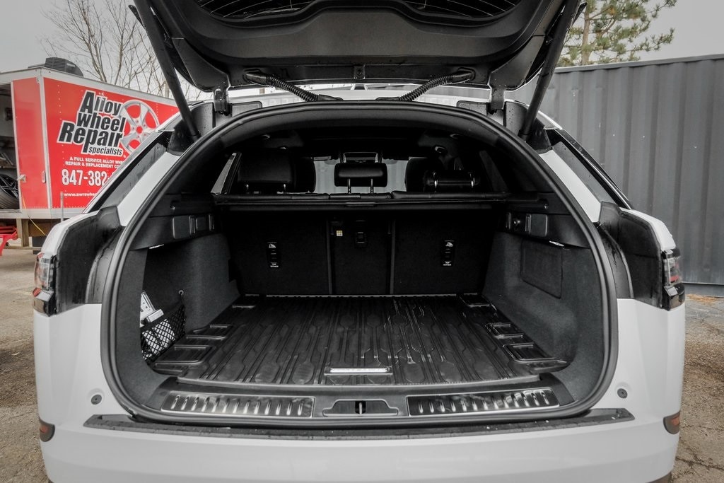 2026 LAND ROVER RANGE ROVER VELAR - Image 8