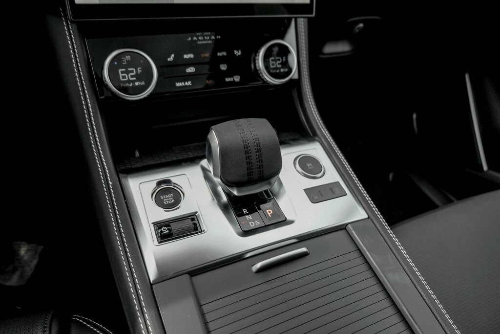 2026 JAGUAR F-PACE - Image 15