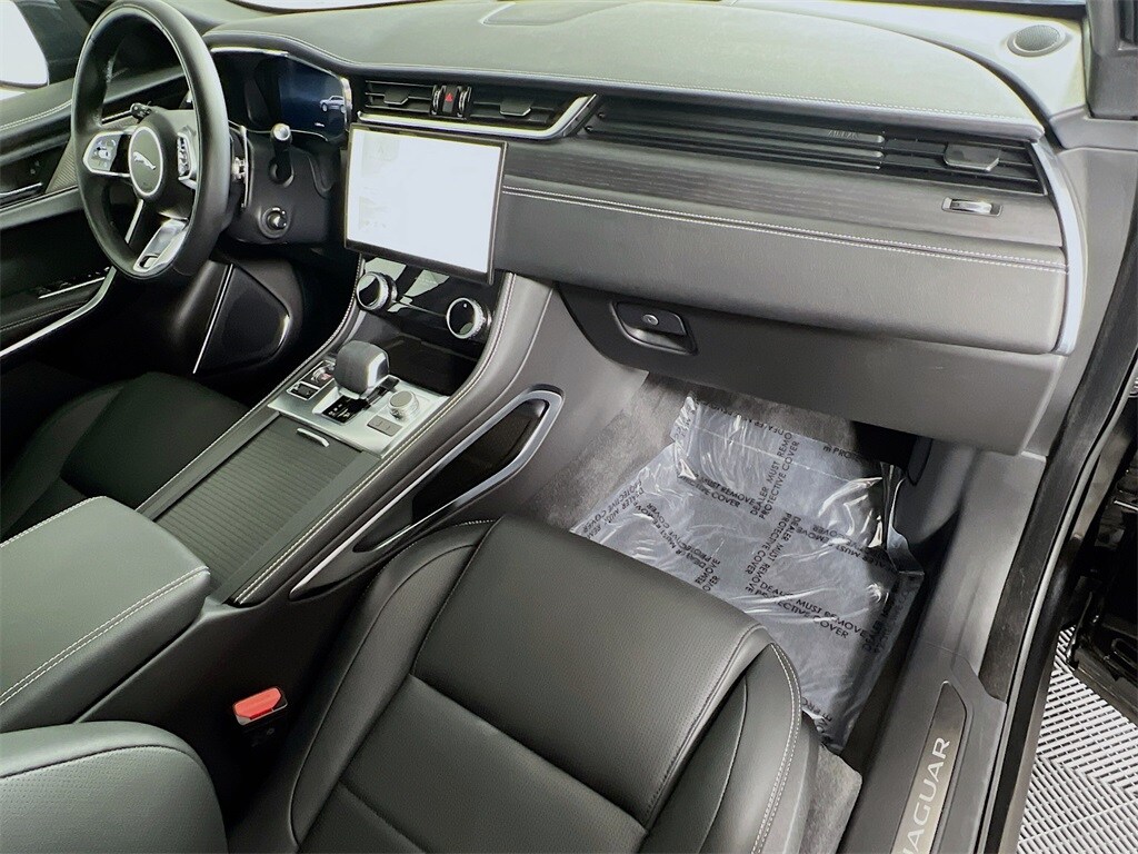 2025 JAGUAR F-PACE - Image 30