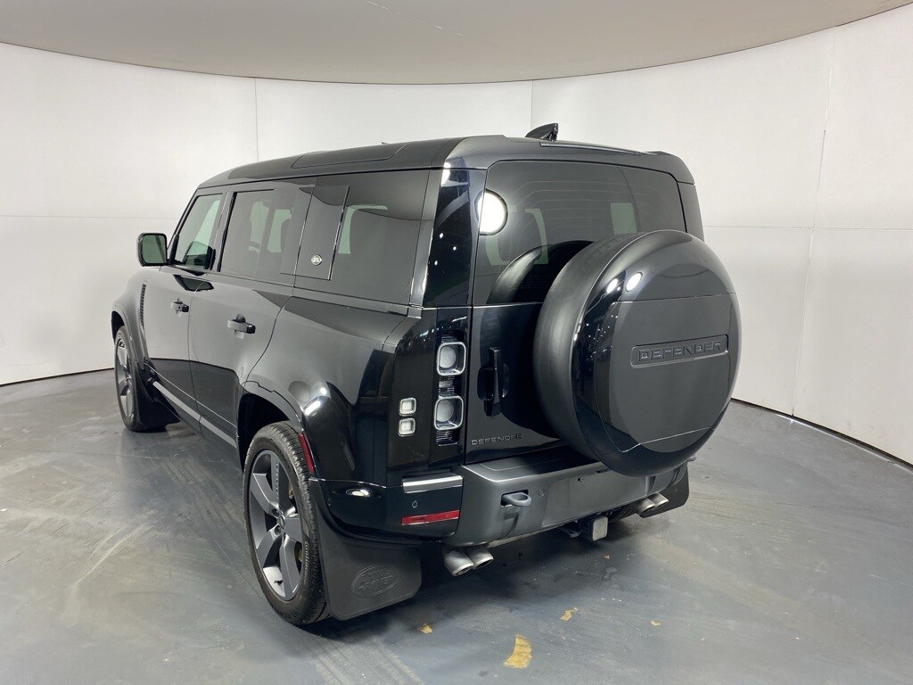 2023 Land Rover Defender 110 photo 4