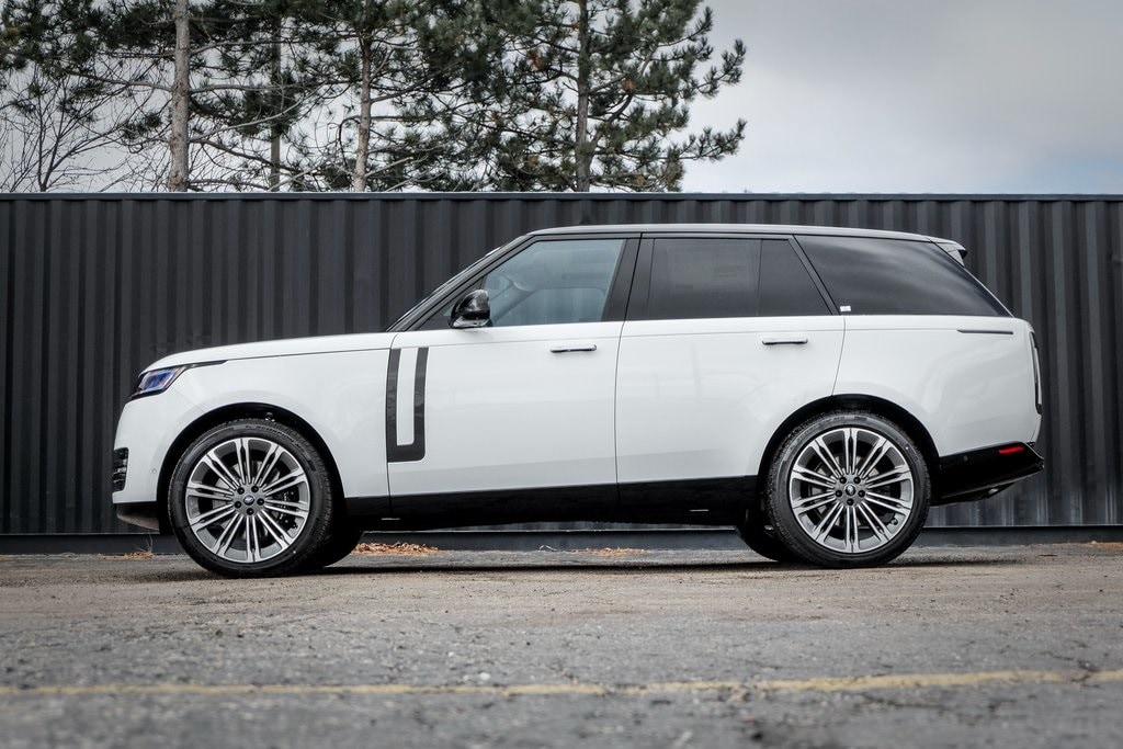 New 2025 Land Rover Range Rover P530 SE SUV