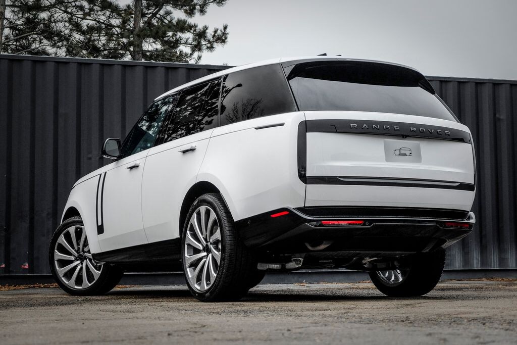 New 2026 Land Rover Range Rover P400 SE SUV
