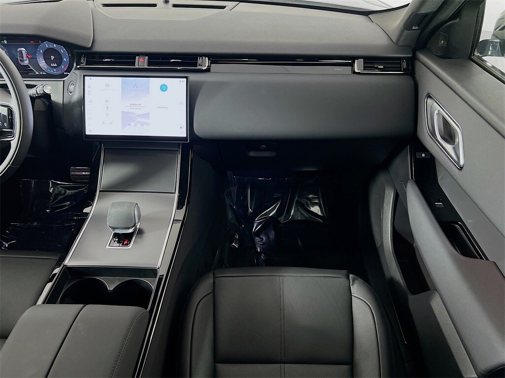 2025 LAND ROVER RANGE ROVER VELAR - Image 25