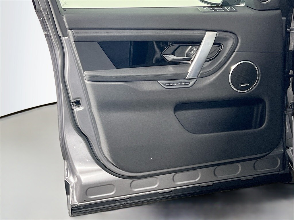 2025 LAND ROVER DISCOVERY SPORT - Image 18