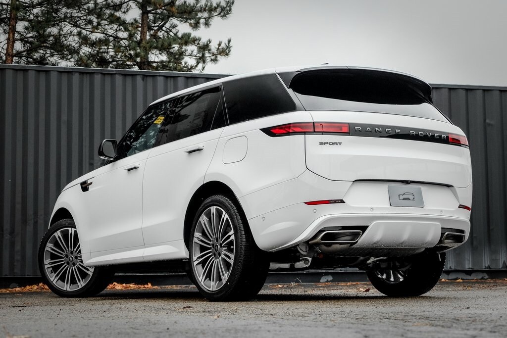 New 2025 Land Rover Range Rover Sport P460 Dynamic SE SUV
