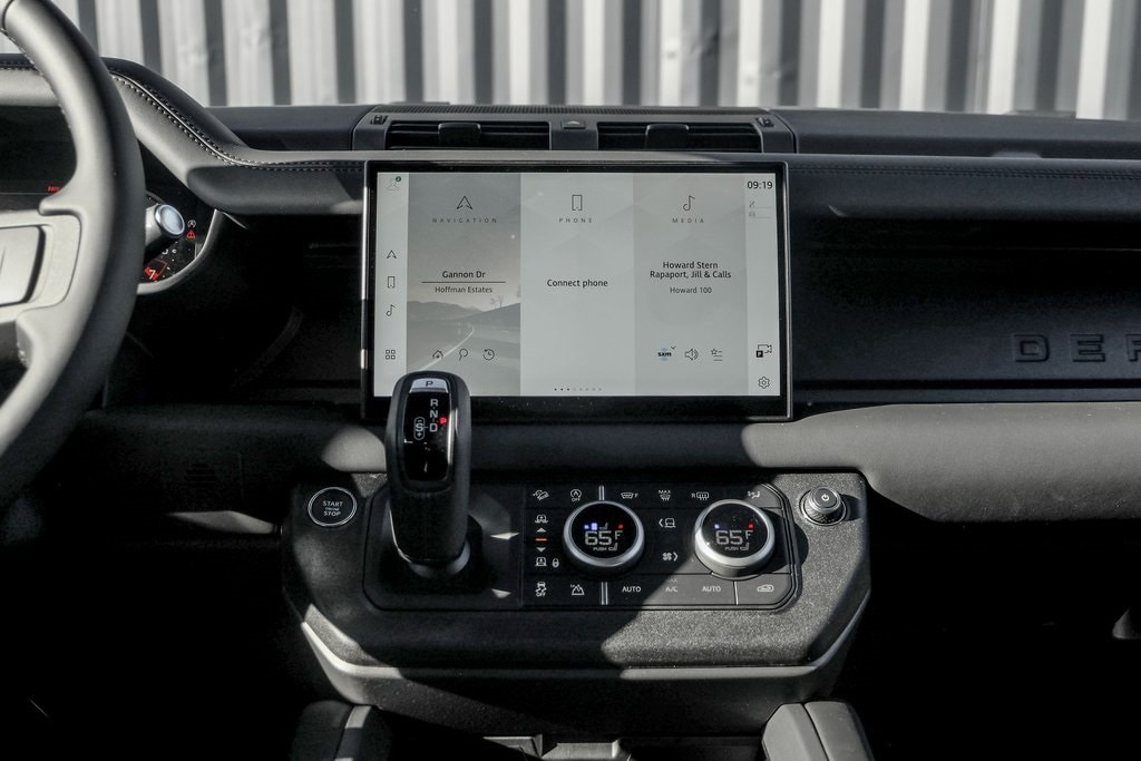 2025 LAND ROVER DEFENDER - Image 20