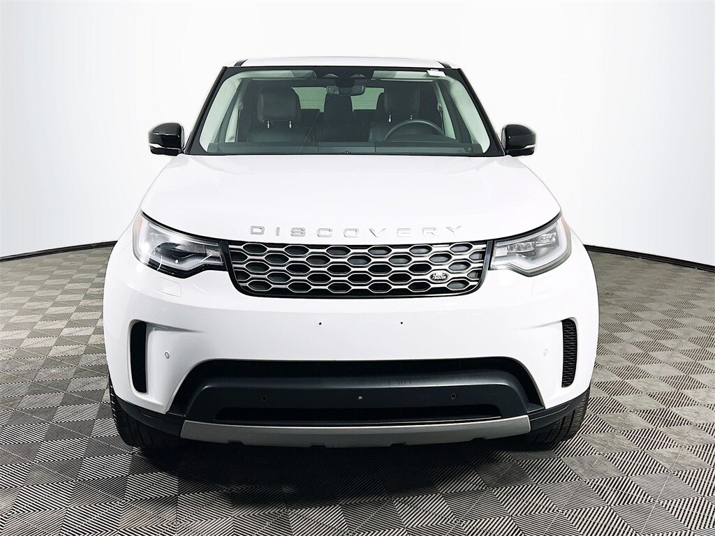 2024 Land Rover Discovery P300 S photo 2