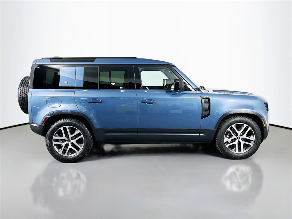 2024 LAND ROVER DEFENDER - Image 4