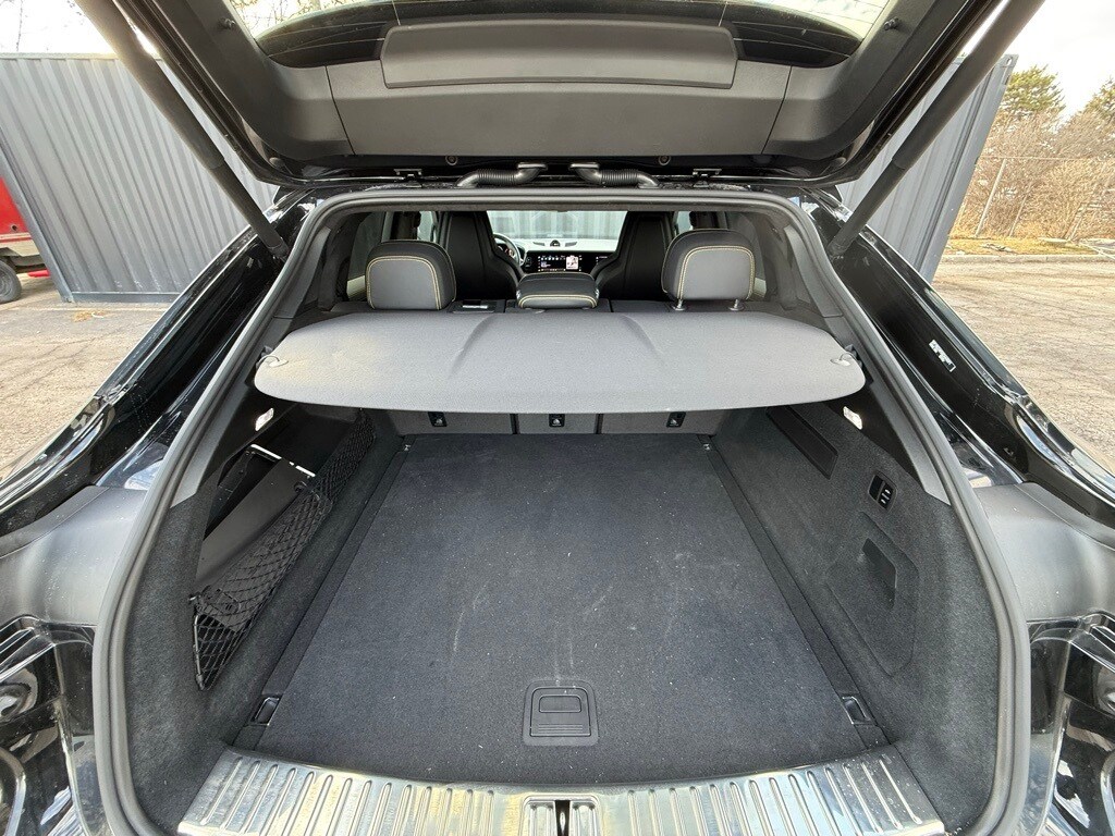 2025 PORSCHE CAYENNE - Image 14