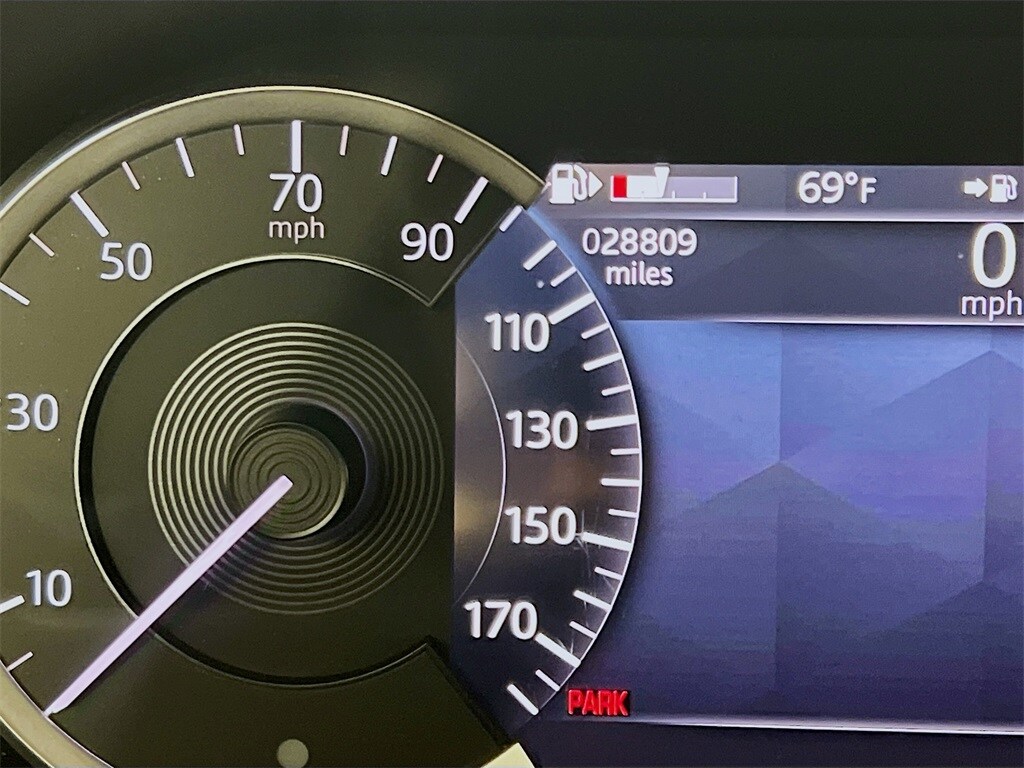 2023 LAND ROVER RANGE ROVER VELAR - Image 11