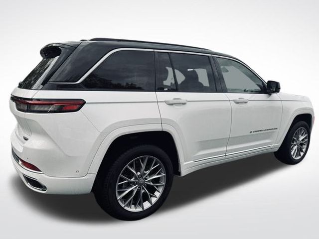 2025 Jeep Grand Cherokee Summit photo 4