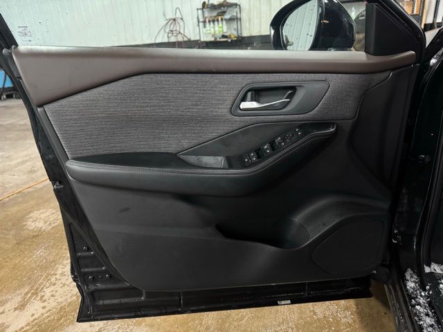 2023 NISSAN ROGUE - Image 11