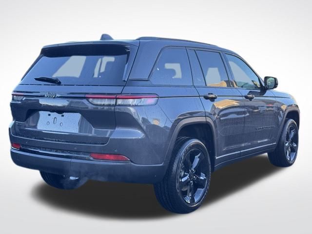 2022 Jeep Grand Cherokee Limited photo 4