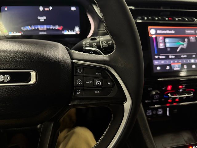 2023 JEEP GRAND CHEROKEE - Image 26