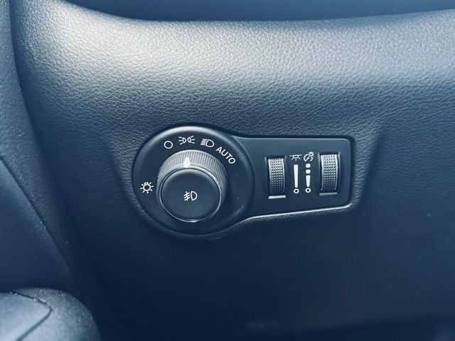 2024 JEEP COMPASS - Image 30