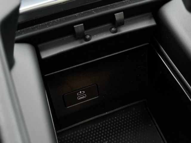 2026 BMW X7 - Image 38