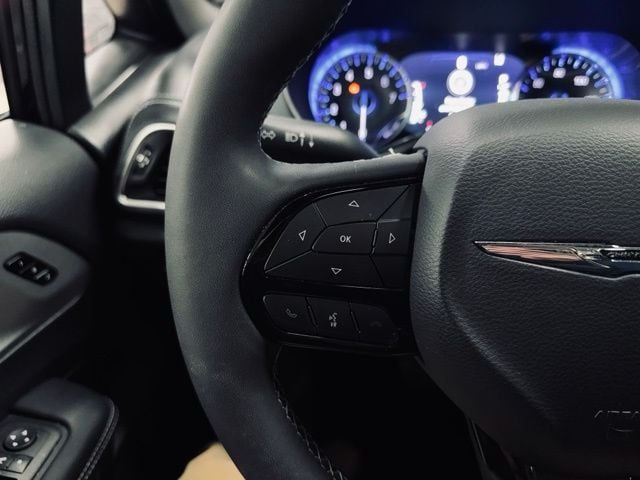 2025 CHRYSLER PACIFICA - Image 33