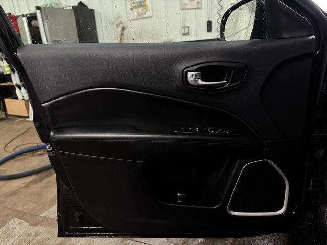 2021 JEEP COMPASS - Image 13