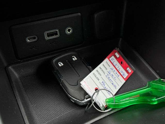 2024 GMC TERRAIN - Image 32