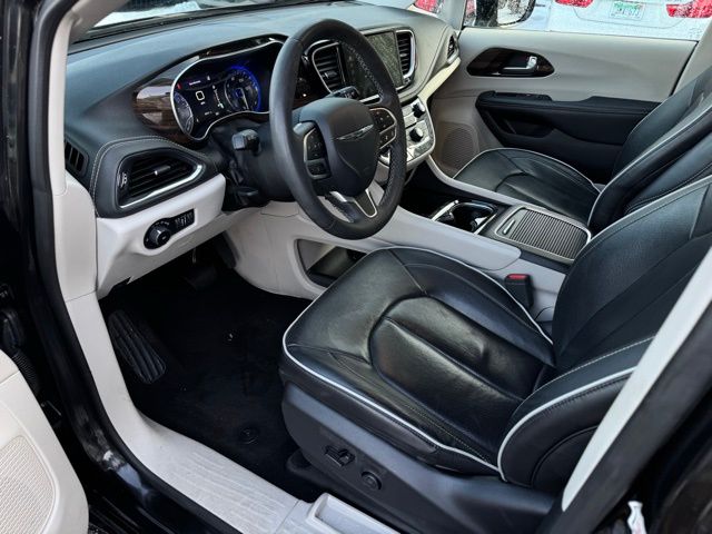 2023 CHRYSLER PACIFICA - Image 17