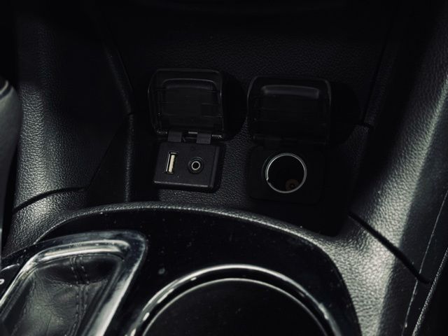 2017 CHEVROLET CRUZE - Image 30