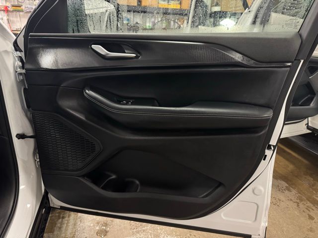 2023 JEEP GRAND CHEROKEE - Image 14